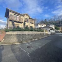 川西市で剪定作業
