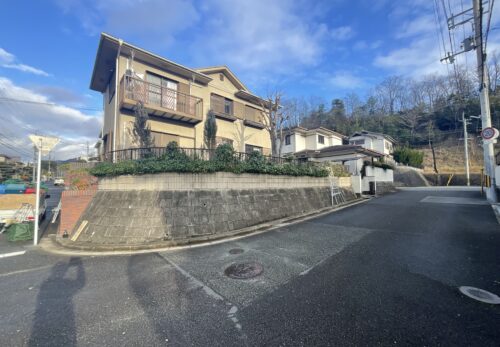 川西市で剪定作業